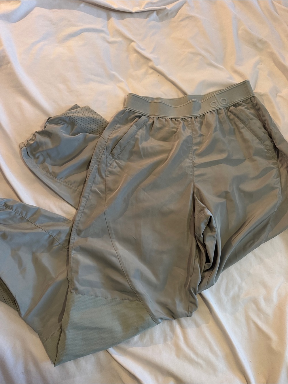ALO Yoga Women's Sage Green Jogger Sweatpants